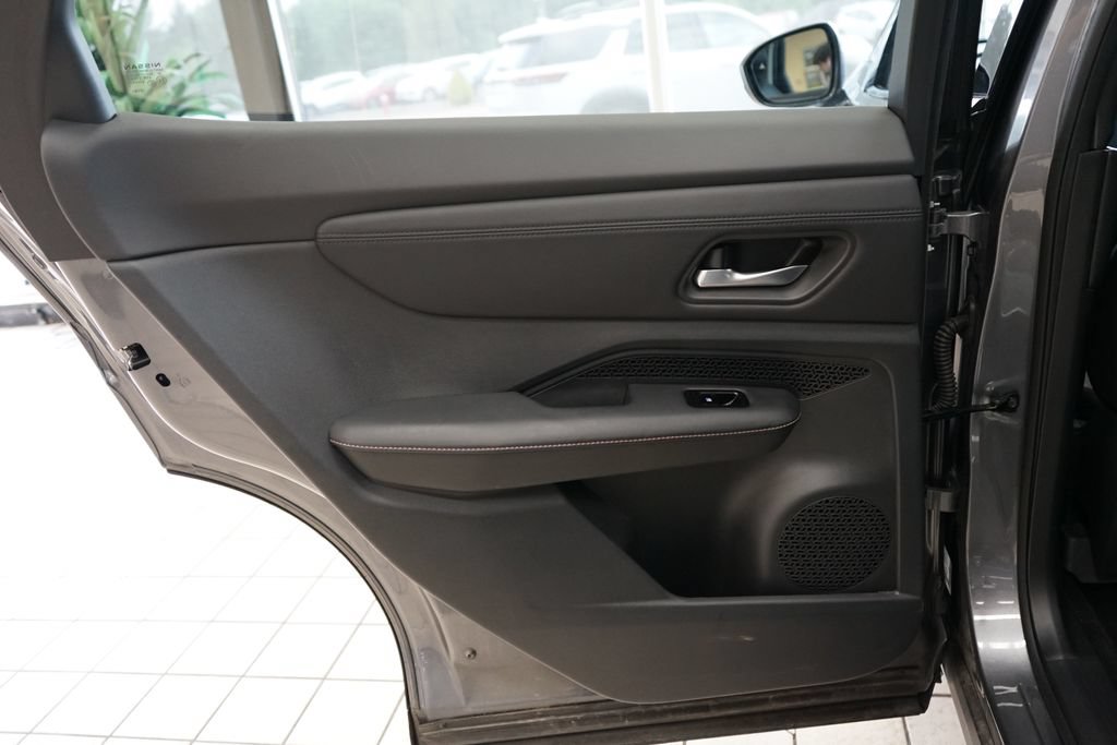 Used 2023 Nissan Ariya FWD image 47