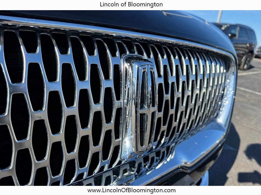 Certified 2022 Lincoln Nautilus Reserve w/ Equipment Group 201A image 15