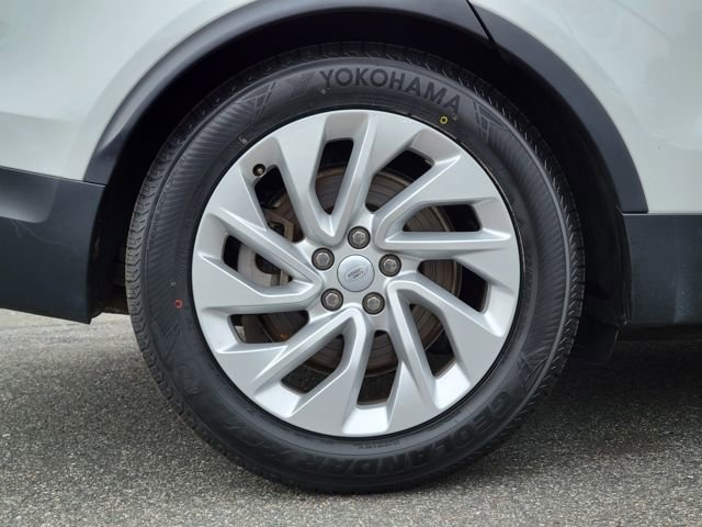 Used 2024 Land Rover Discovery S image 22