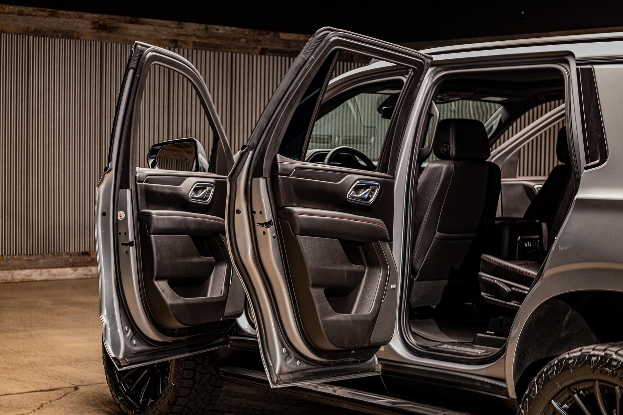 Used 2023 Chevrolet Tahoe RST w/ Luxury Package AWD/4WD image 30