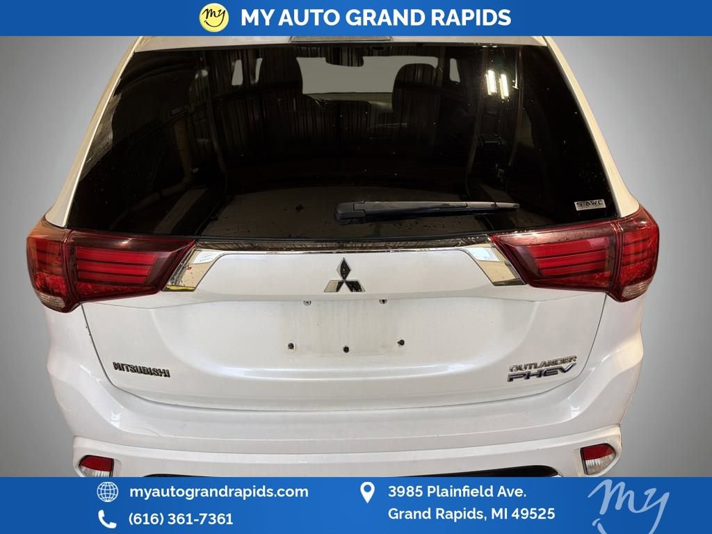 Used 2018 Mitsubishi Outlander SEL image 51