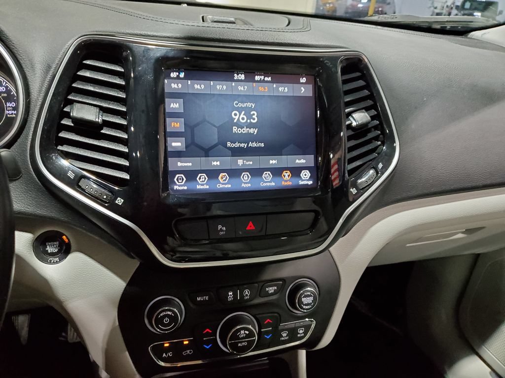 Used 2020 Jeep Cherokee Limited w/ Luxury Group FWD image 29