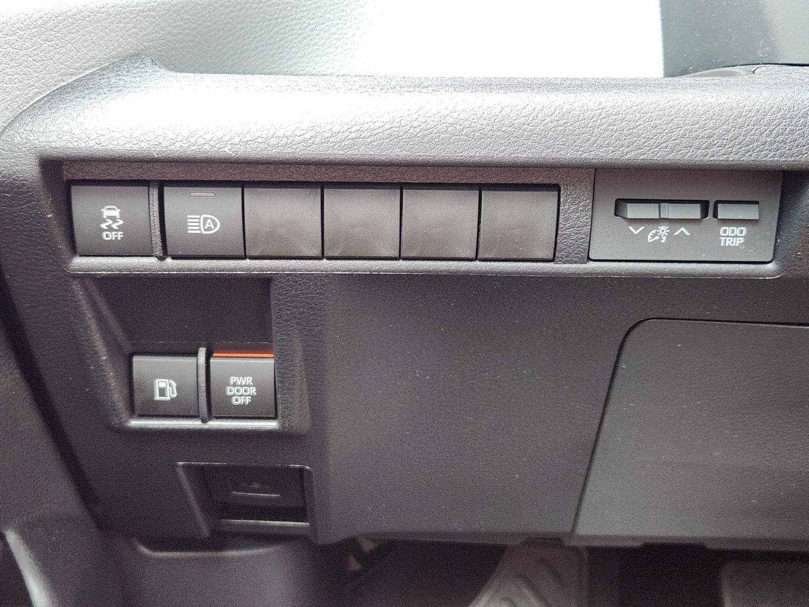 Used 2026 Toyota Sienna XLE FWD image 27