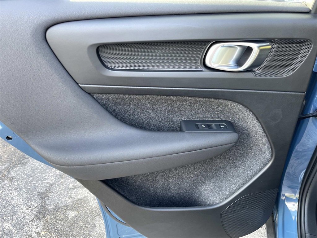 Used 2024 Volvo XC40 Recharge Plus w/ Protection Package Premier image 19