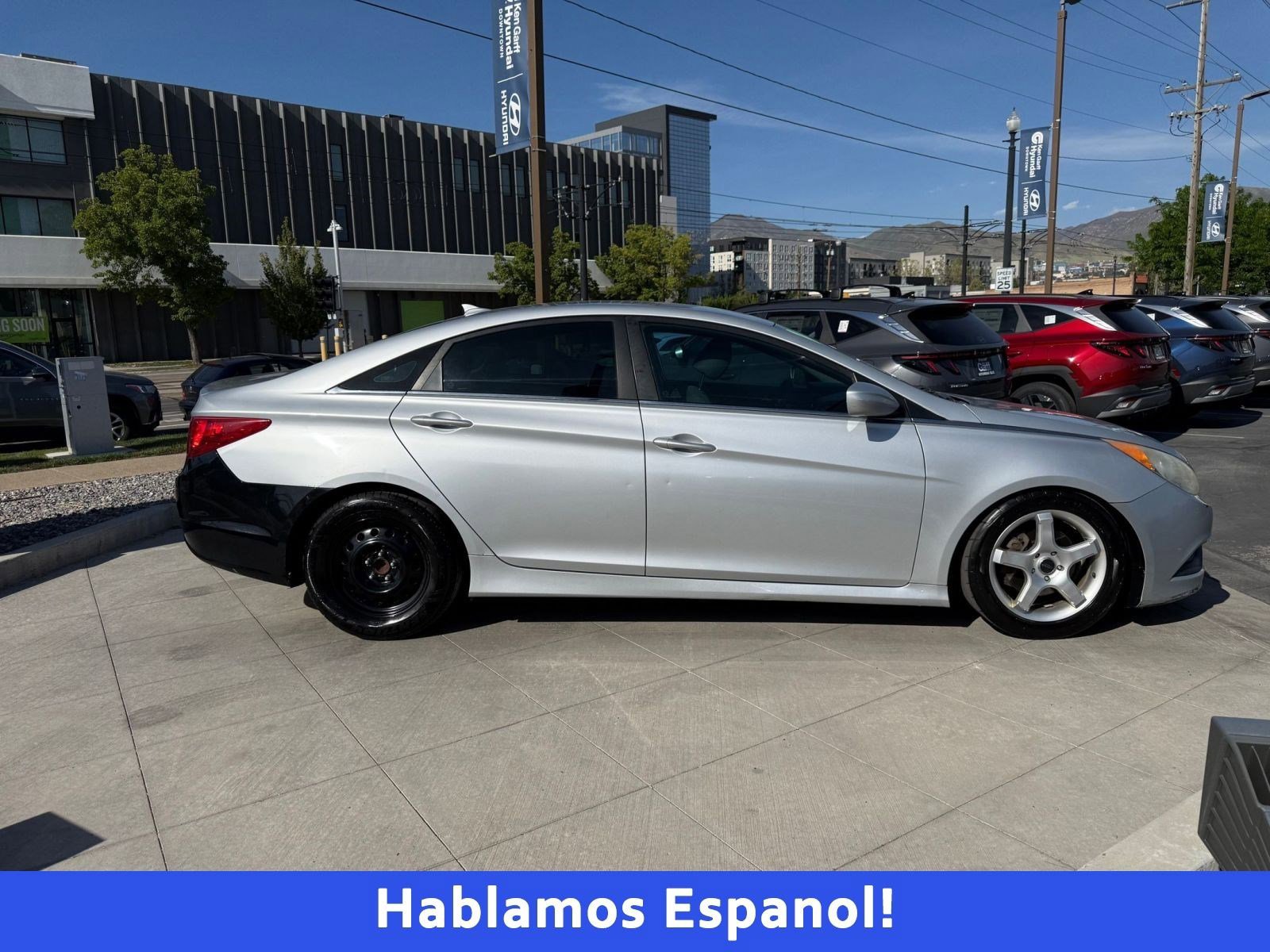 Used 2014 Hyundai Sonata GLS FWD image 2