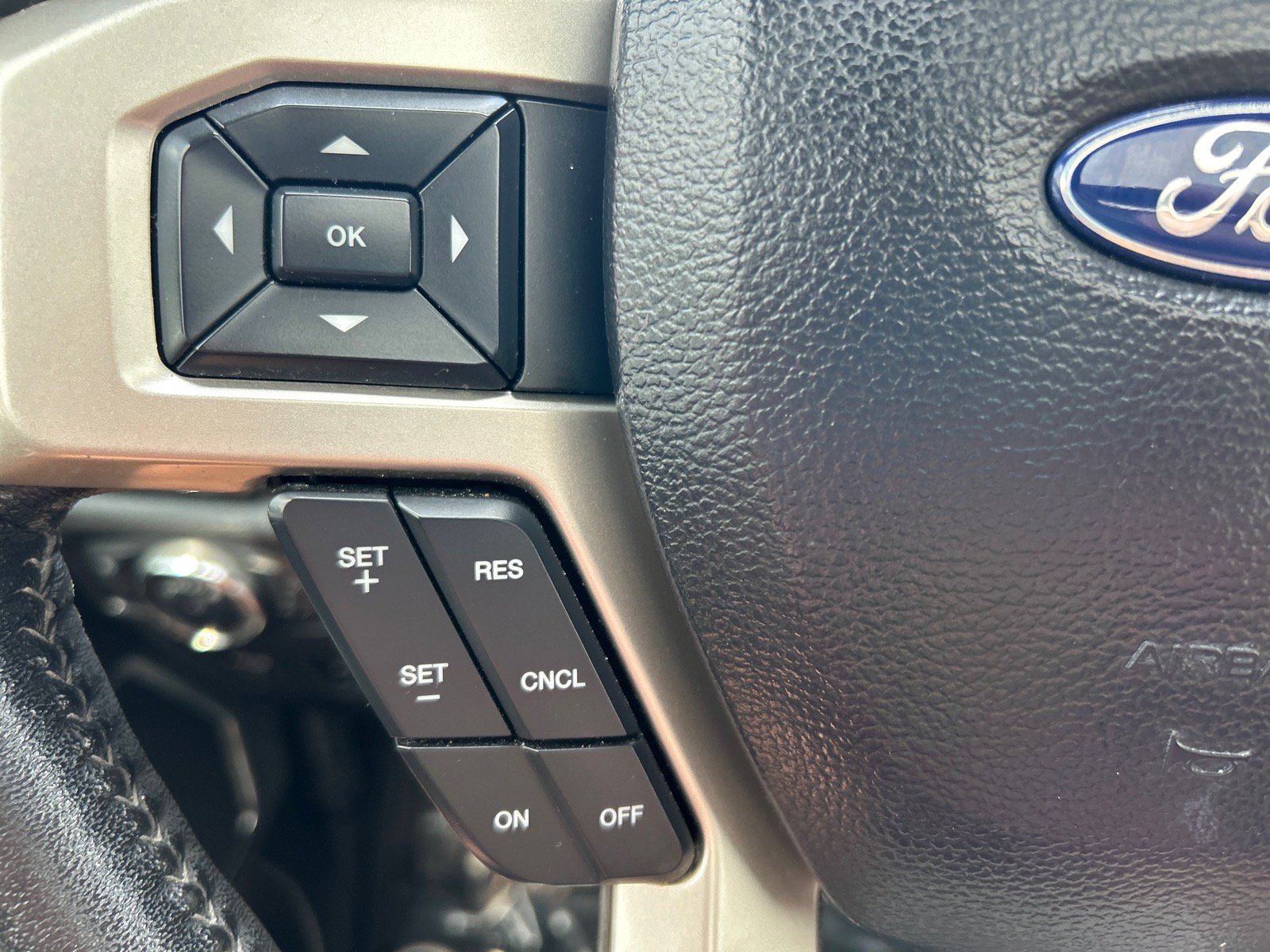 Used 2020 Ford F150 Lariat w/ Equipment Group 502A Luxury AWD/4WD image 25