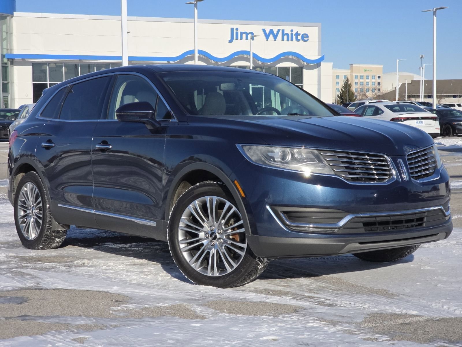 Used 2017 Lincoln MKX Reserve w/ Enhanced Security Package image 2