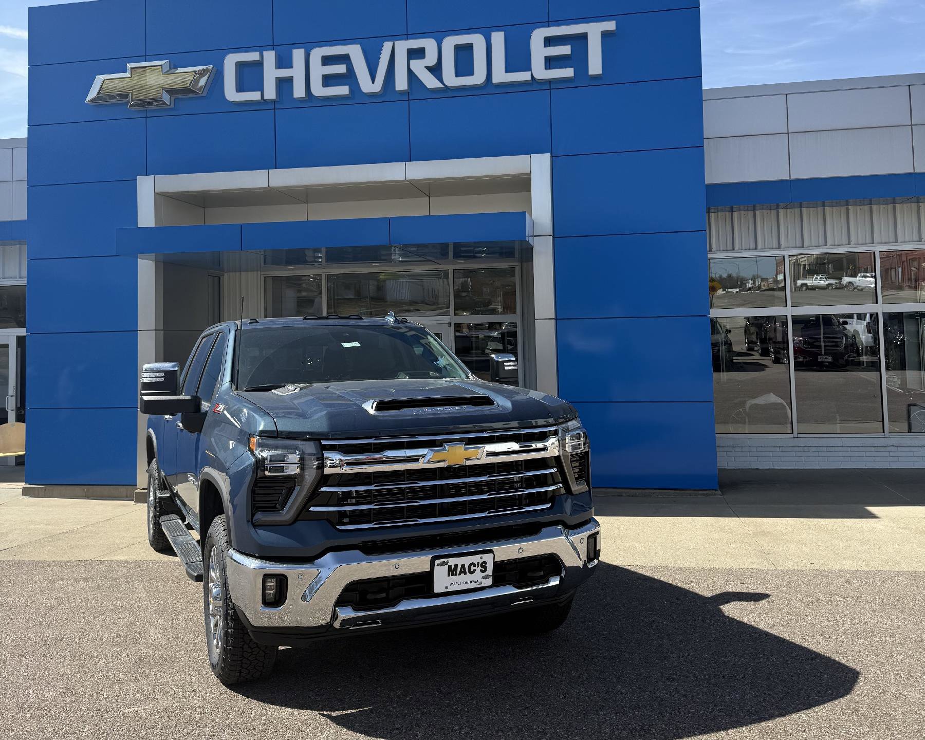 New 2026 Chevrolet Silverado 2500 LTZ w/ LTZ Premium Package AWD/4WD image 2