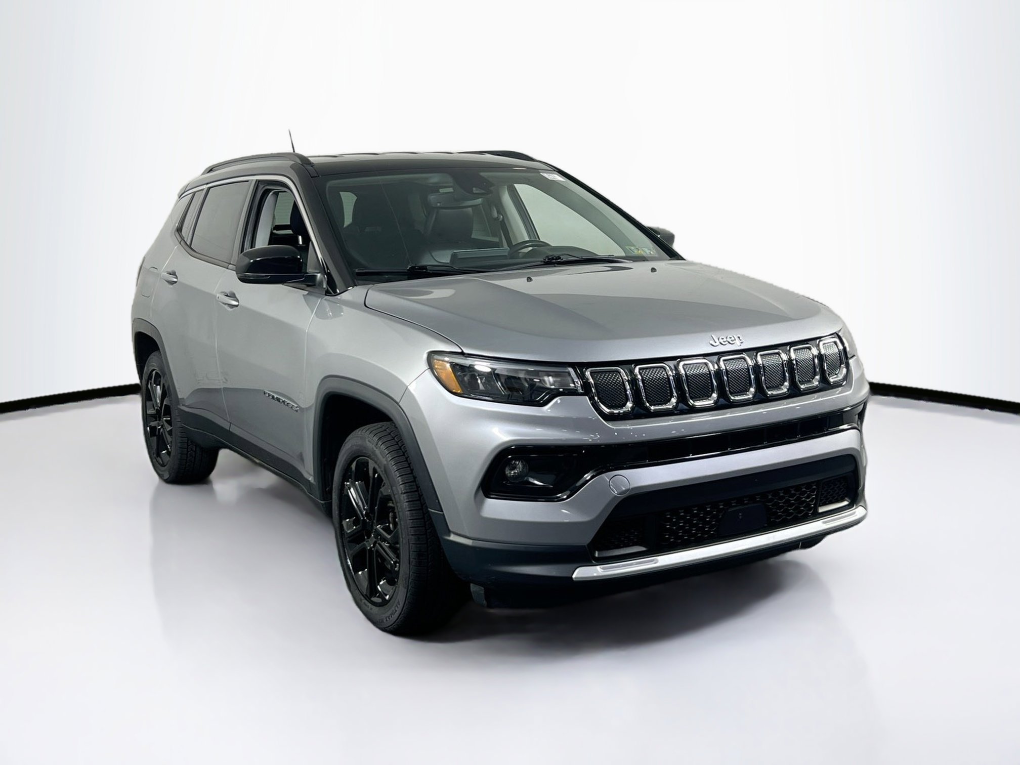 Used 2022 Jeep Compass Limited image 3