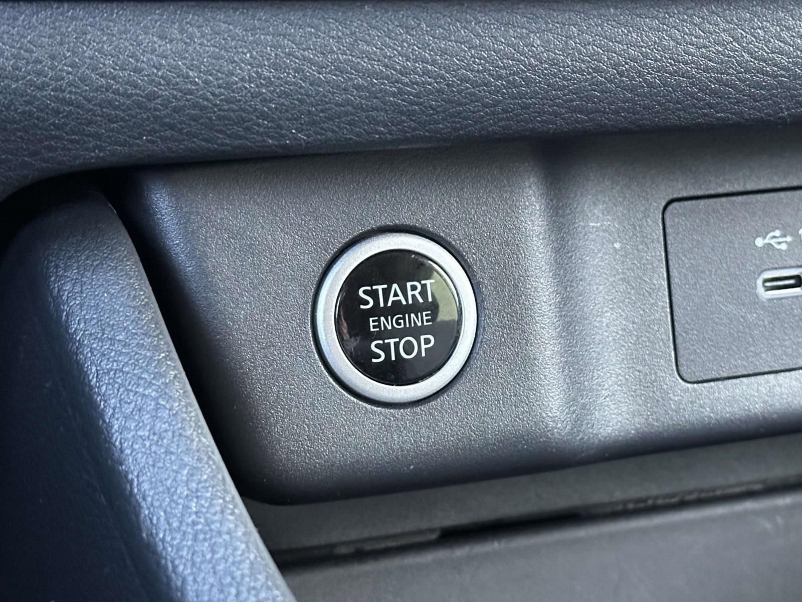 Used 2023 Nissan Rogue SV image 21