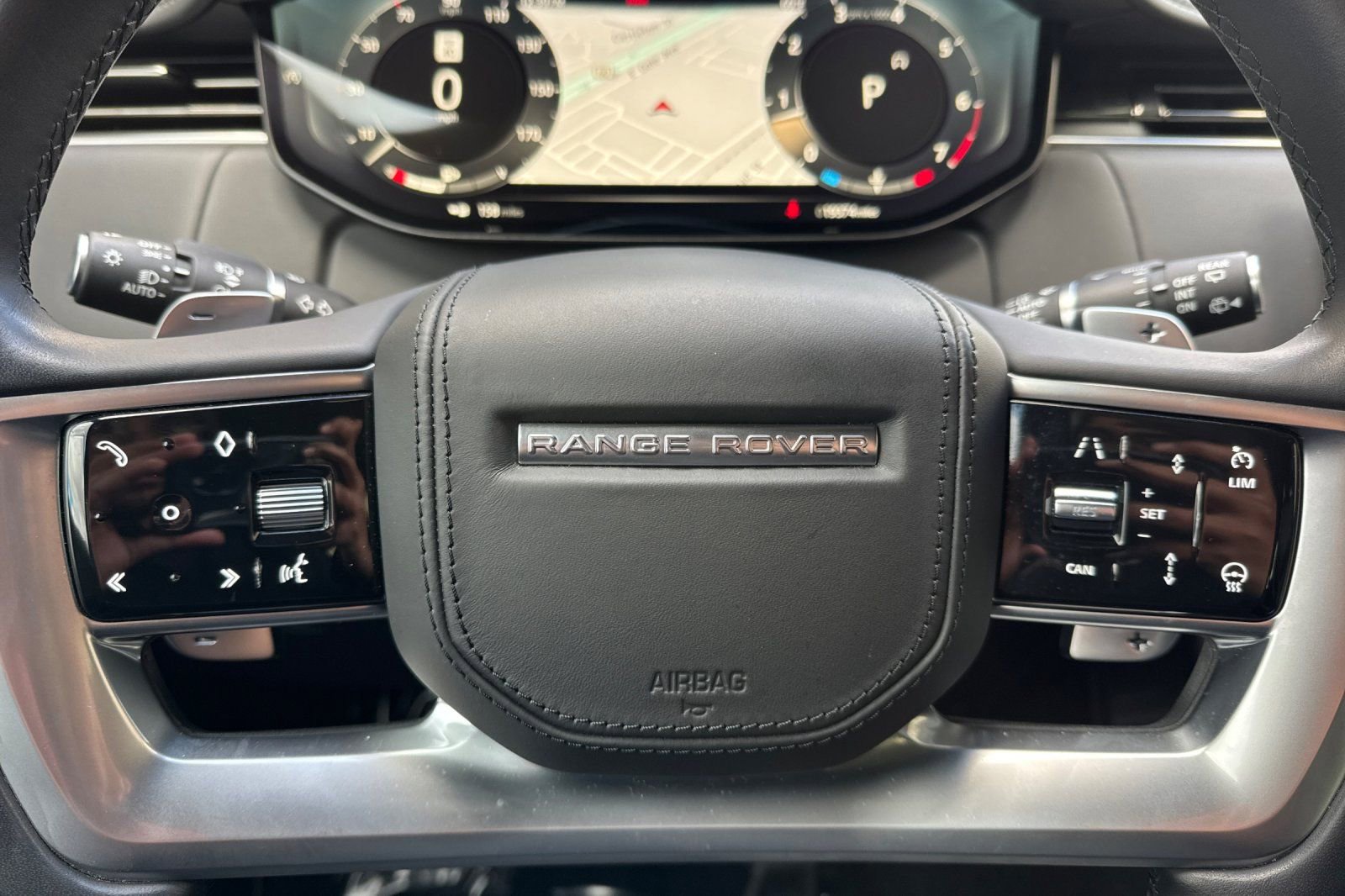 Used 2023 Land Rover Range Rover Autobiography image 27