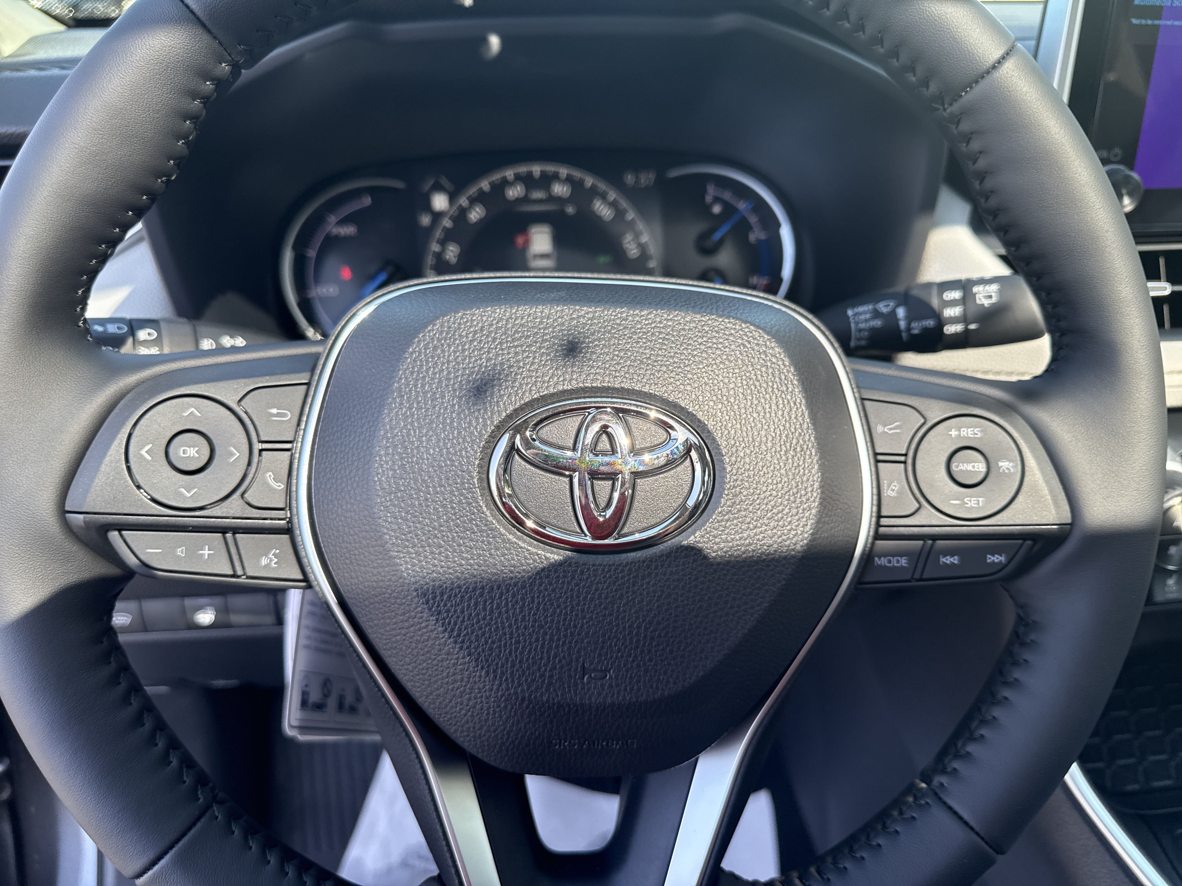 New 2025 Toyota RAV4 XLE Premium w/ Weather Package AWD/4WD image 18