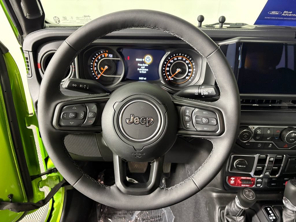 Used 2025 Jeep Gladiator Rubicon AWD/4WD image 14