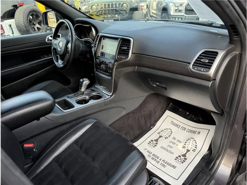 Used 2018 Jeep Grand Cherokee Altitude image 31