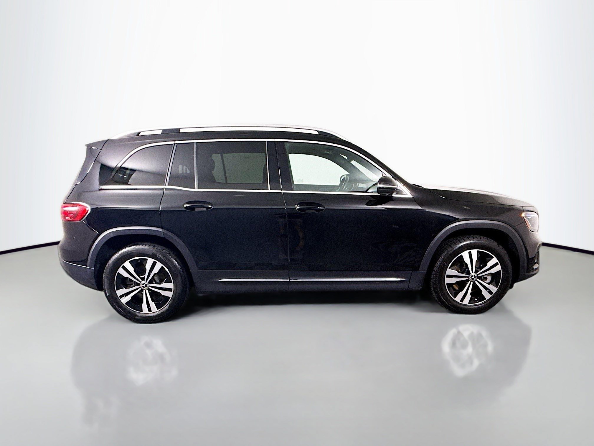 Used 2025 Mercedes-Benz GLB 250 image 11