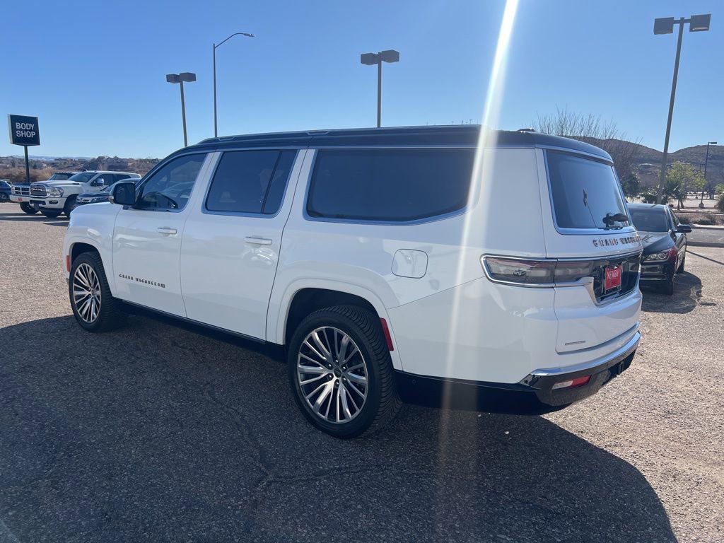 Used 2023 Jeep Grand Wagoneer L Series III image 3