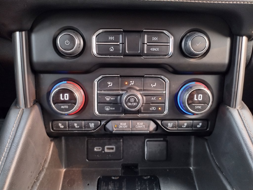 Used 2022 Chevrolet Suburban Premier AWD/4WD image 4