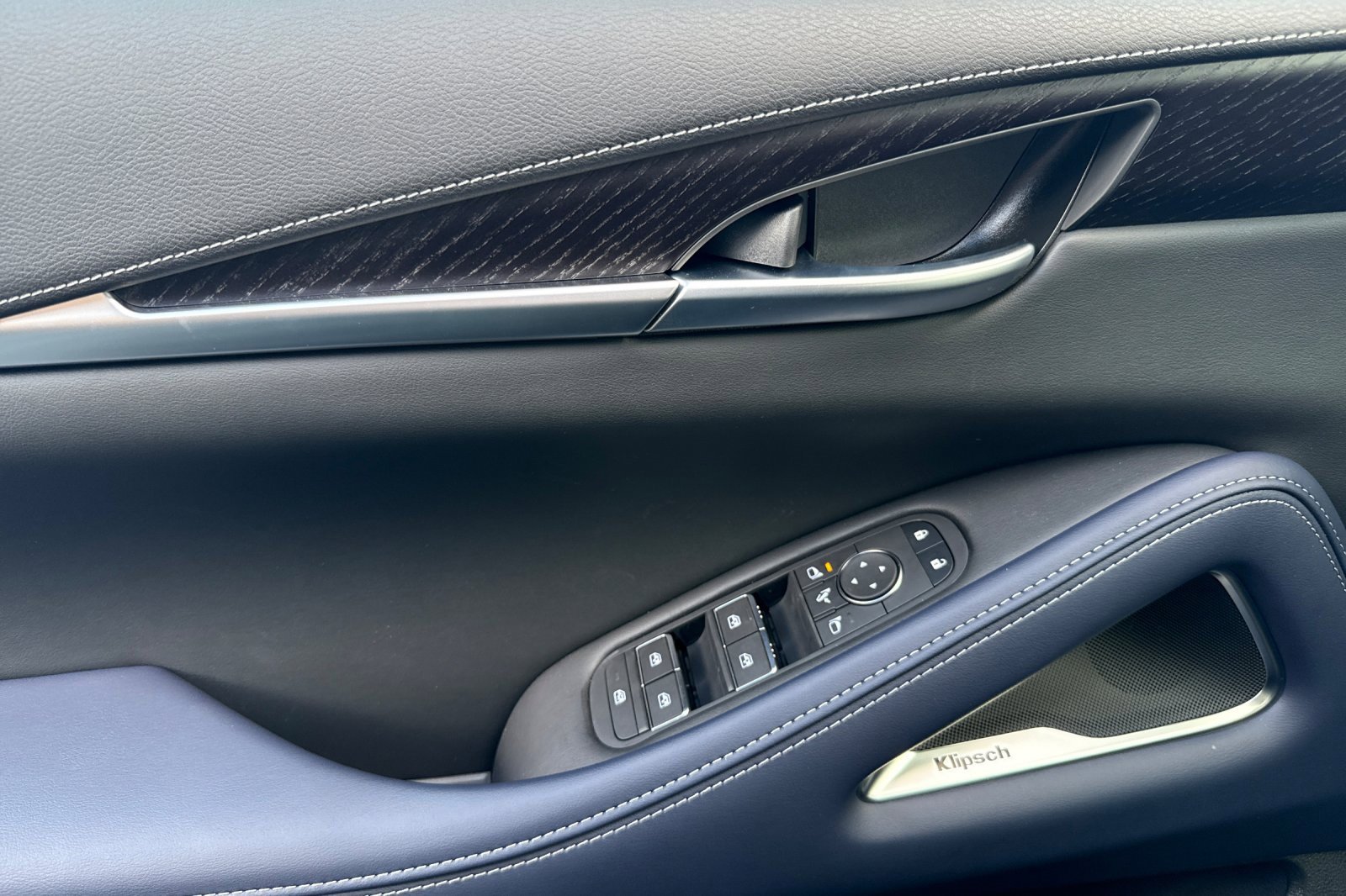 New 2026 INFINITI QX60 Sport w/ Dark Cargo Package image 10