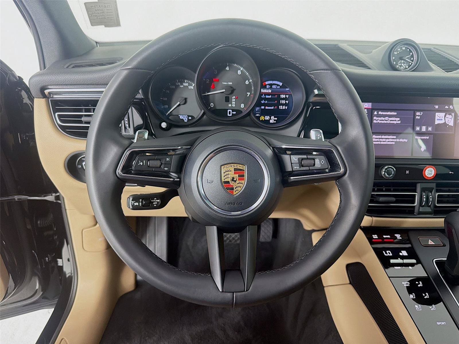 Certified 2026 Porsche Macan AWD/4WD image 12
