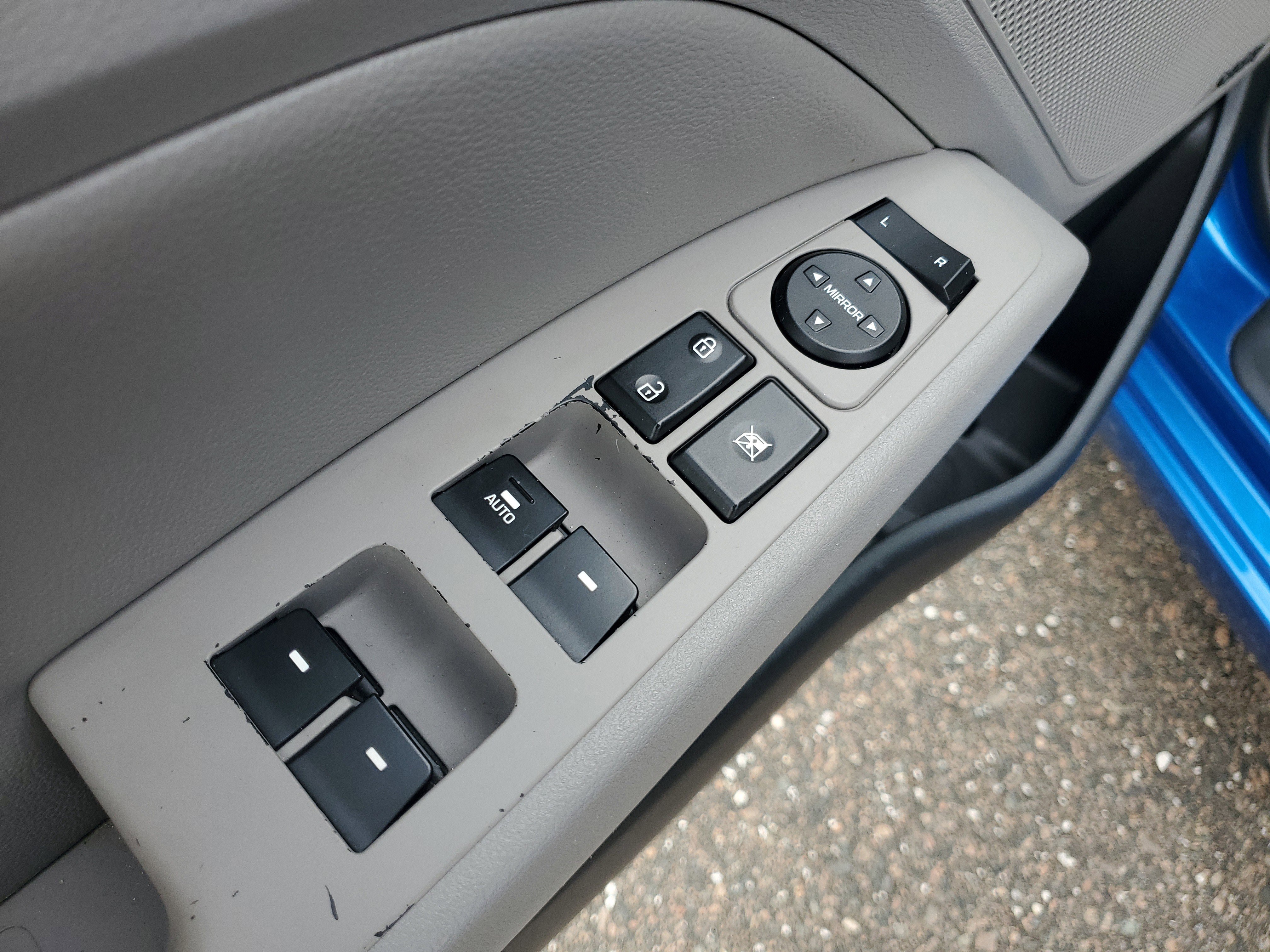 Used 2017 Hyundai Elantra Limited w/ Limited Tech Package 04 image 24