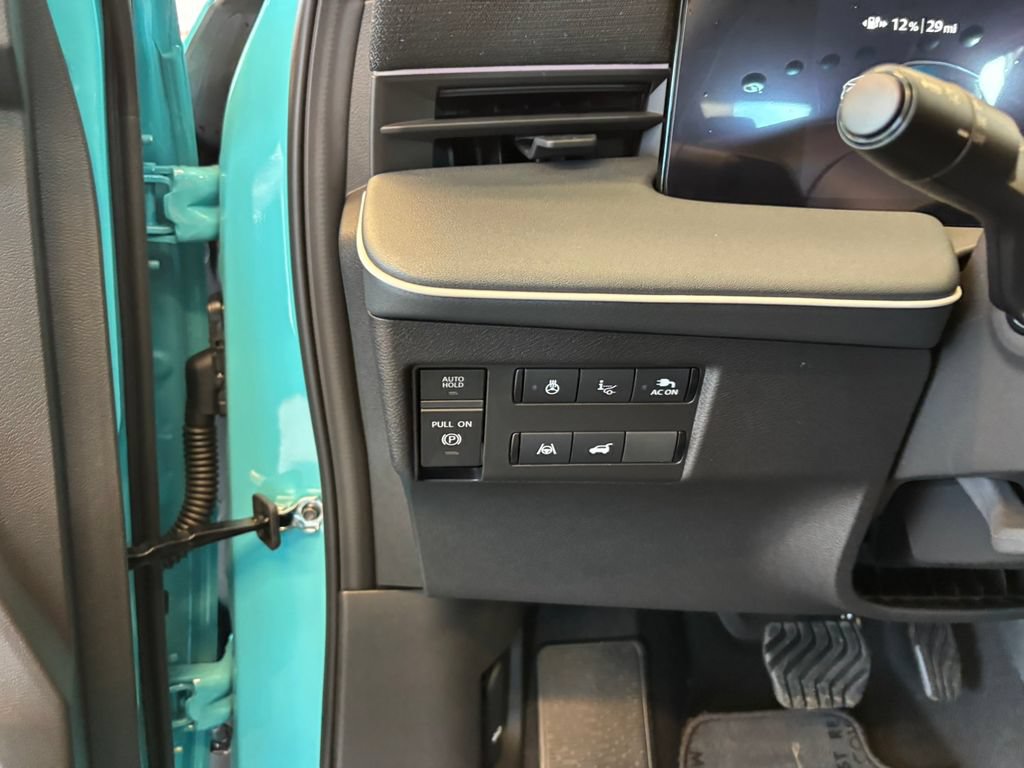 New 2026 Nissan Leaf Platinum+ w/ Cargo Package (Platinum+) FWD image 14