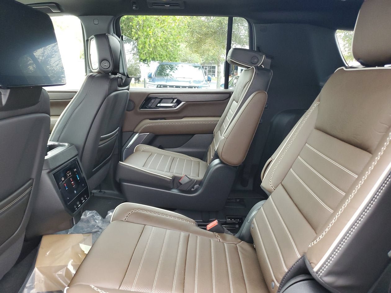 New 2026 GMC Yukon XL Denali Ultimate AWD/4WD image 11