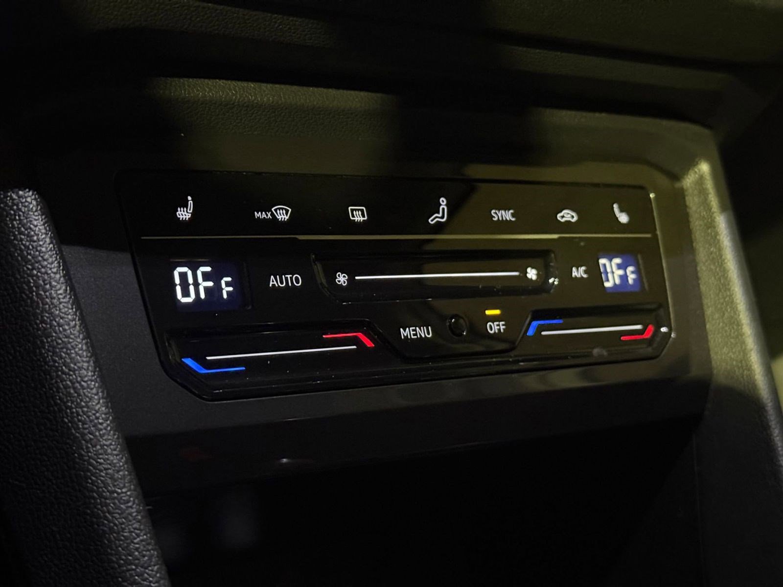 Used 2023 Volkswagen Tiguan SE image 26