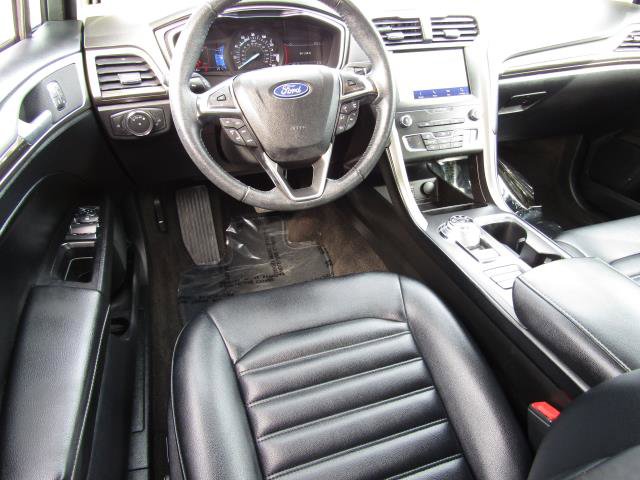 Used 2020 Ford Fusion SEL FWD image 2