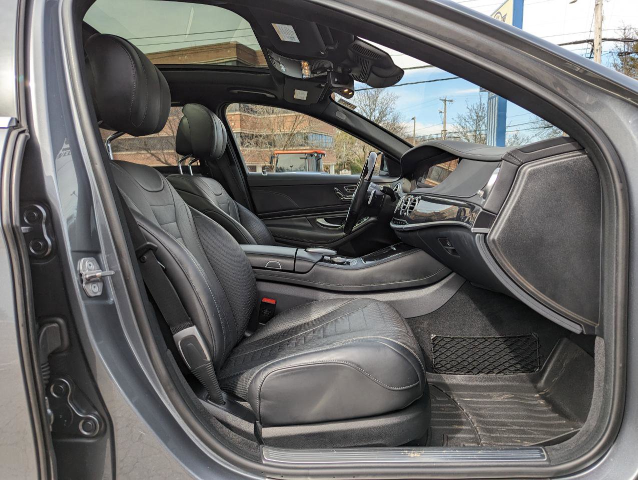 Used 2019 Mercedes-Benz S 560 4MATIC Sedan image 32
