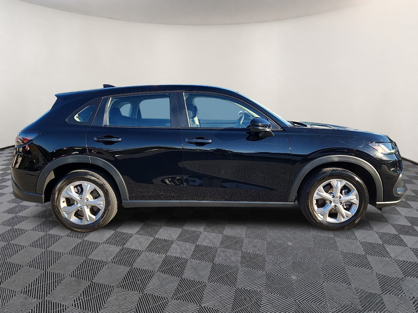 Used 2024 Honda HR-V LX image 7