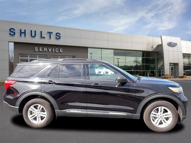 Used 2023 Ford Explorer XLT AWD/4WD image 5