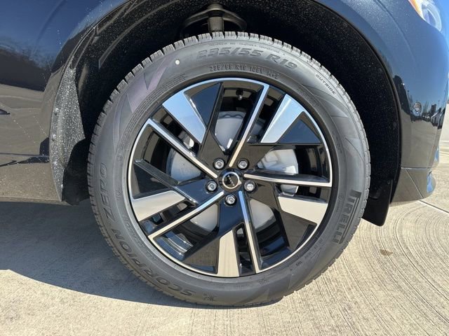 New 2026 Volvo XC60 B5 Plus w/ Protection Package Premier image 9