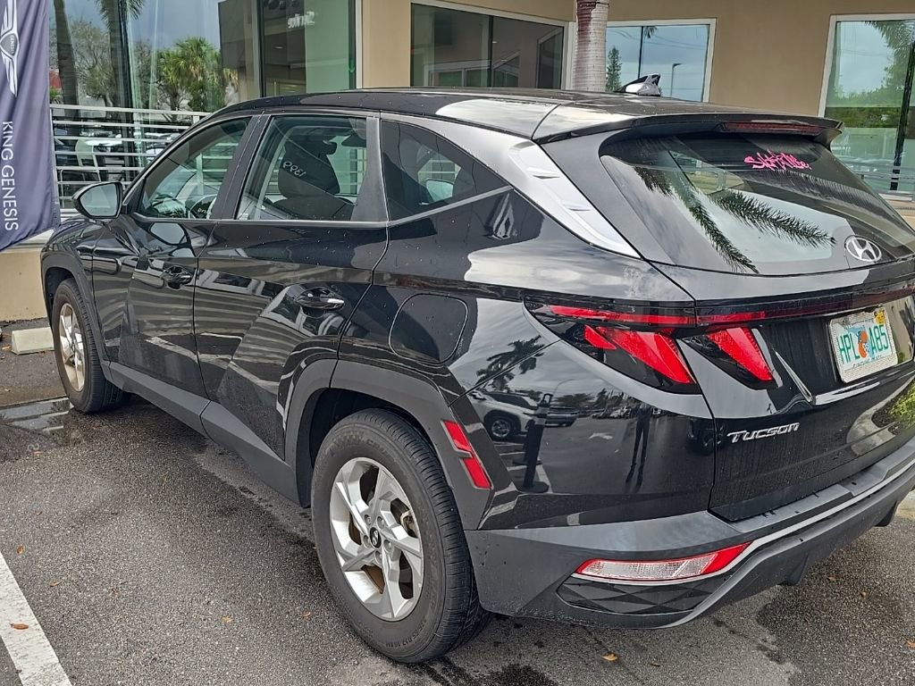 Used 2023 Hyundai Tucson SE image 4