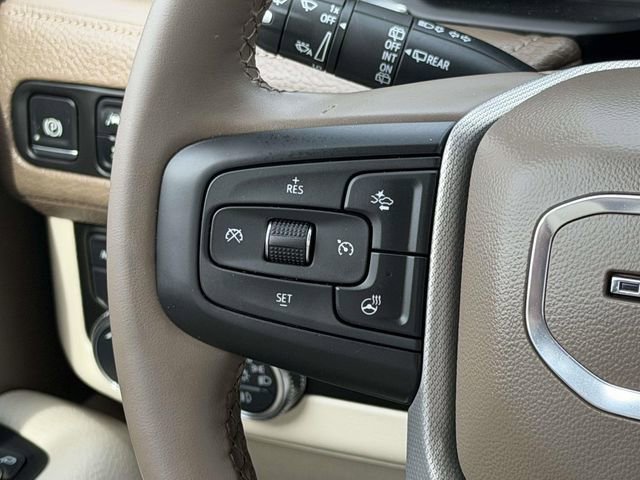 Used 2024 GMC Yukon XL Denali AWD/4WD image 17