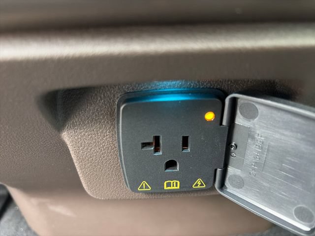 Certified 2025 Ford F150 King Ranch AWD/4WD image 31