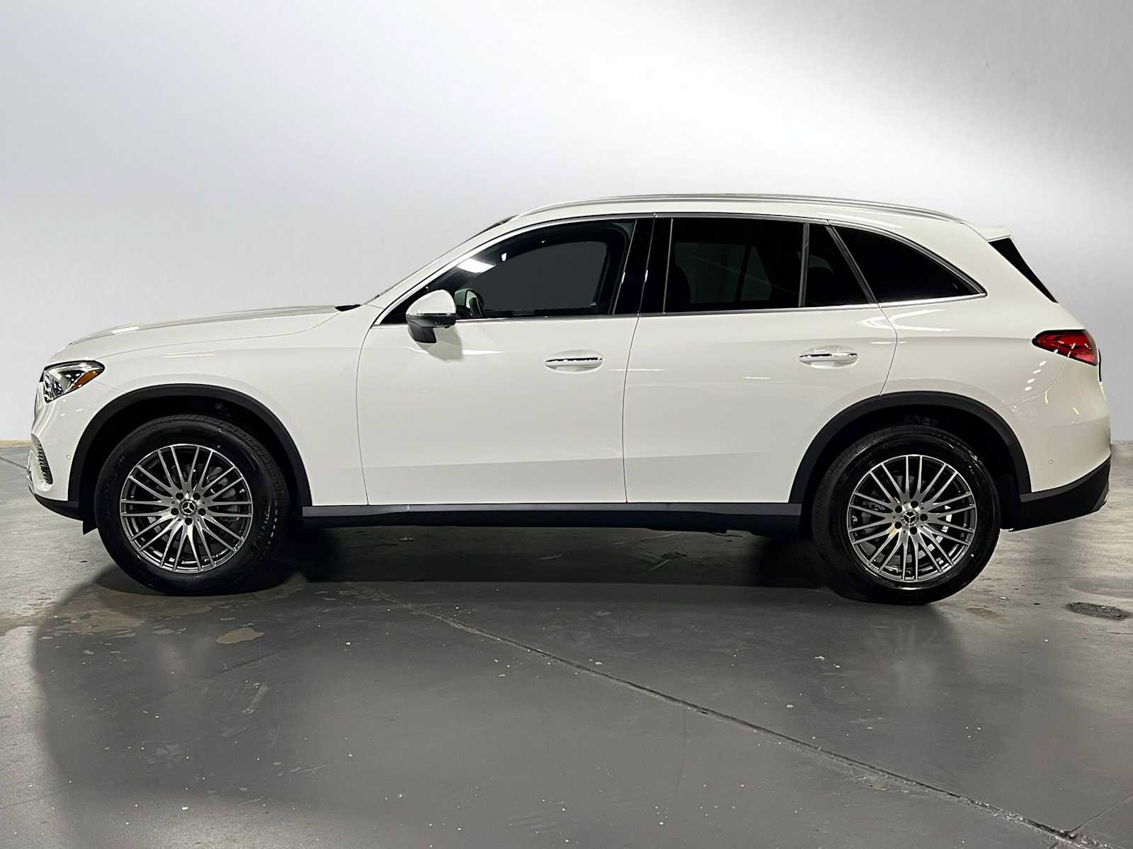 New 2025 Mercedes-Benz GLC 300 4MATIC image 4