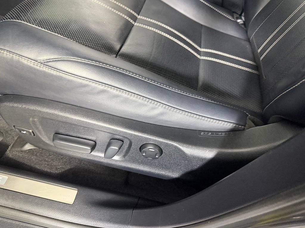 Used 2020 Lexus RX 350L Luxury w/ Accessory Package FWD image 19