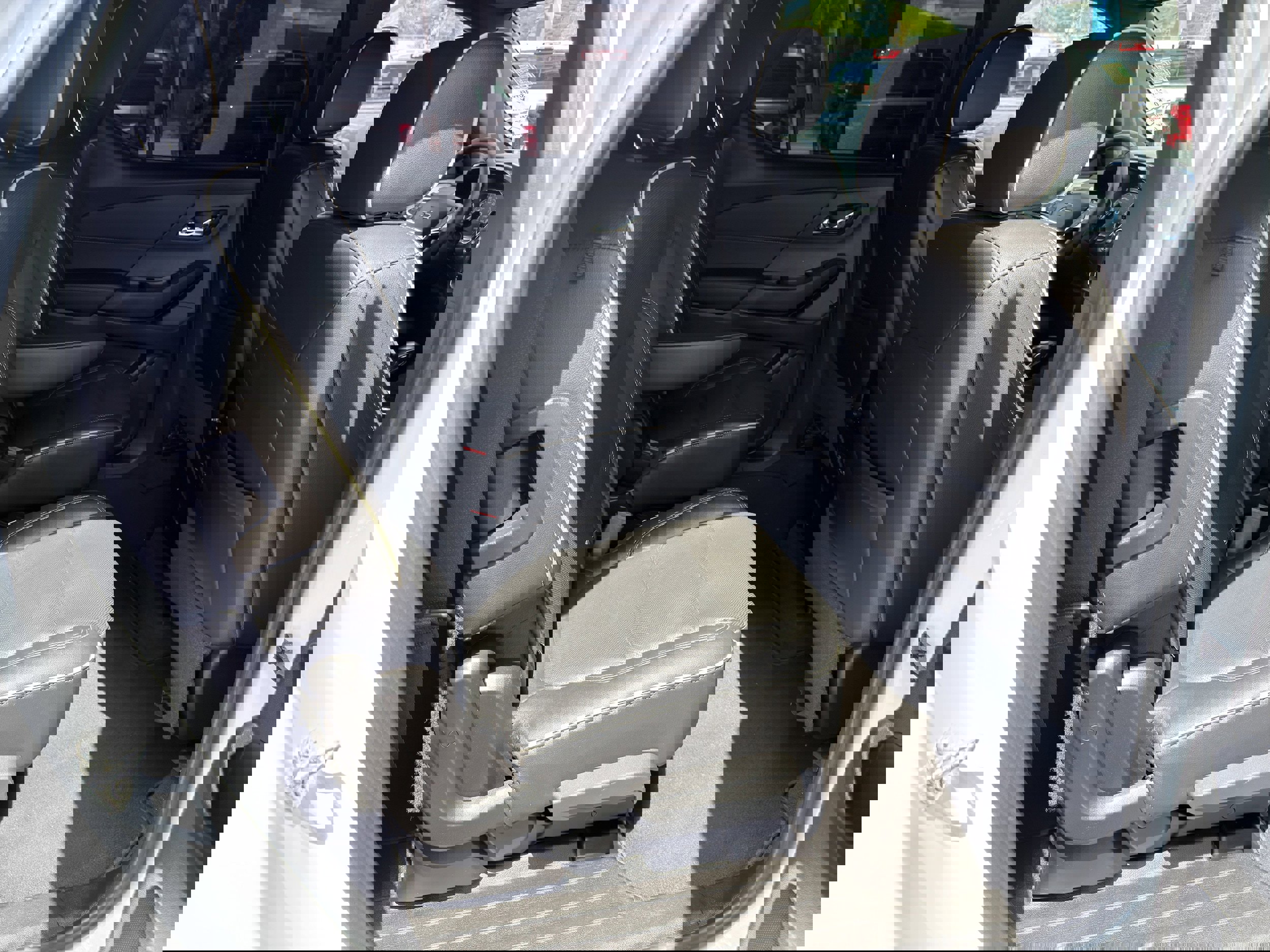 Used 2022 Chevrolet Traverse Premier w/ Redline Edition AWD/4WD image 13