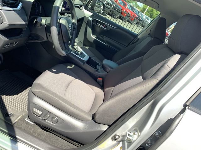 Used 2025 Toyota RAV4 XLE AWD/4WD image 18