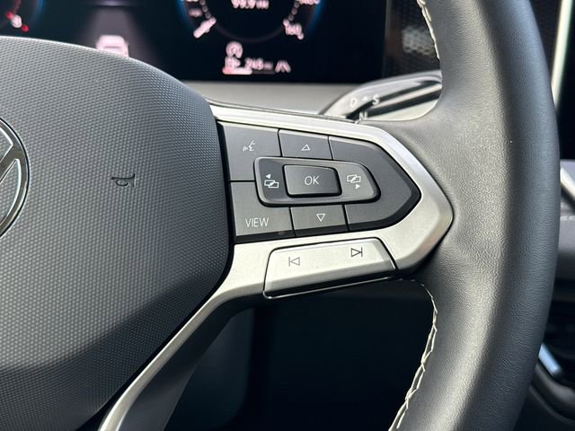 Used 2025 Volkswagen Tiguan SE image 30