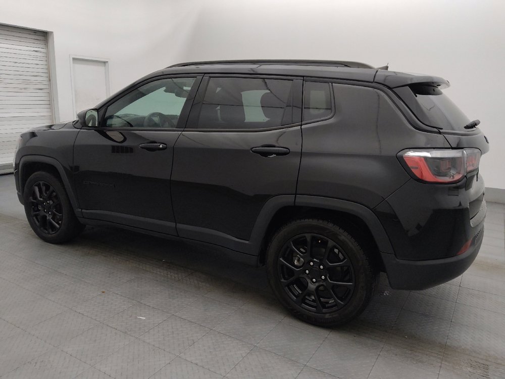Used 2022 Jeep Compass Latitude FWD image 3