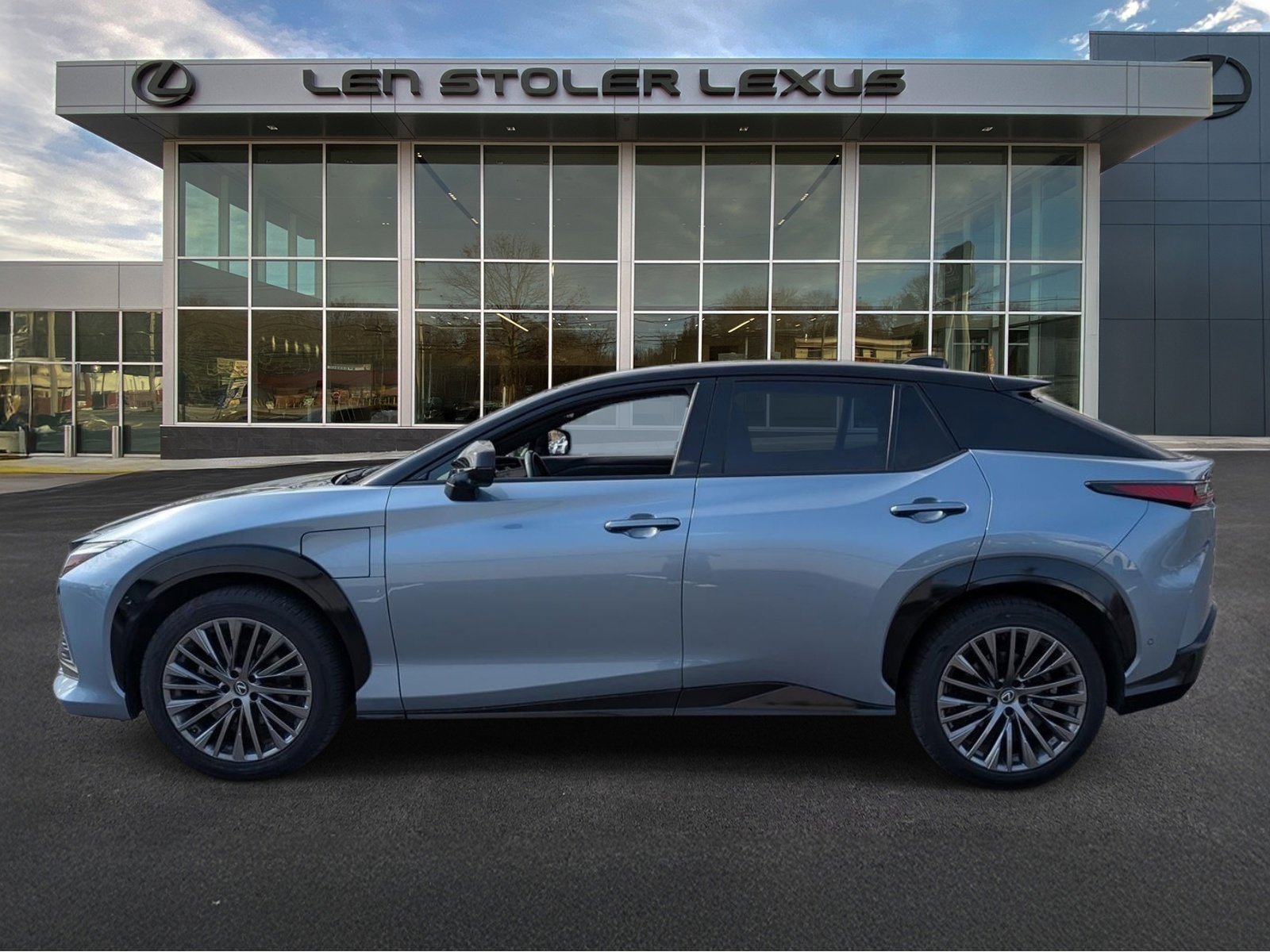 Used 2023 Lexus RZ 450e Premium w/ Accessory Package (Z1) image 6