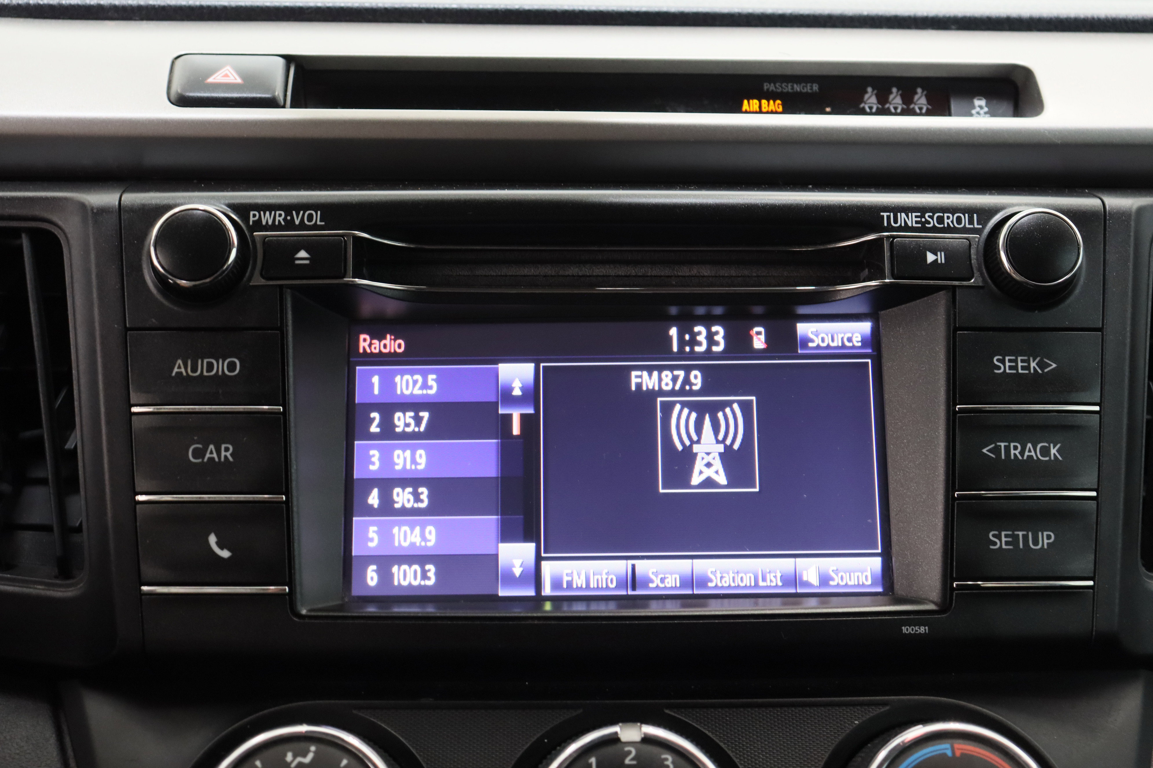 Used 2017 Toyota RAV4 LE FWD image 17