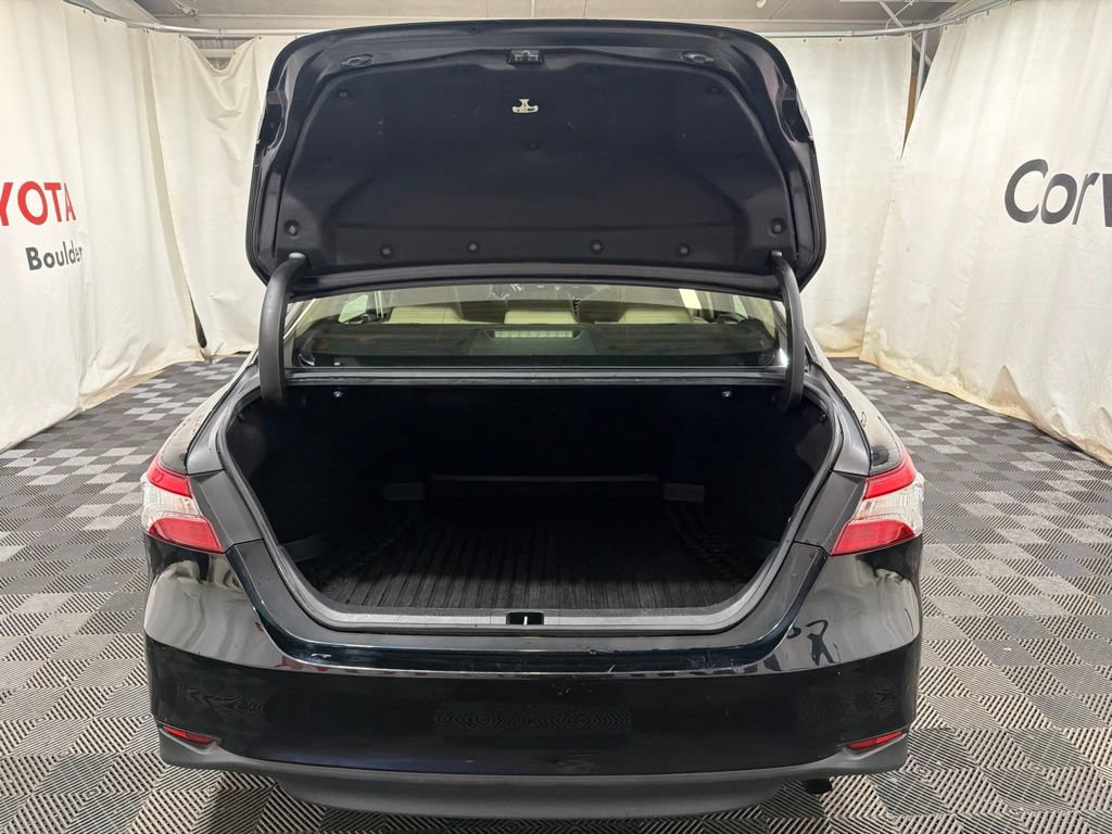 Used 2018 Toyota Camry LE w/ Convenience Package FWD image 15
