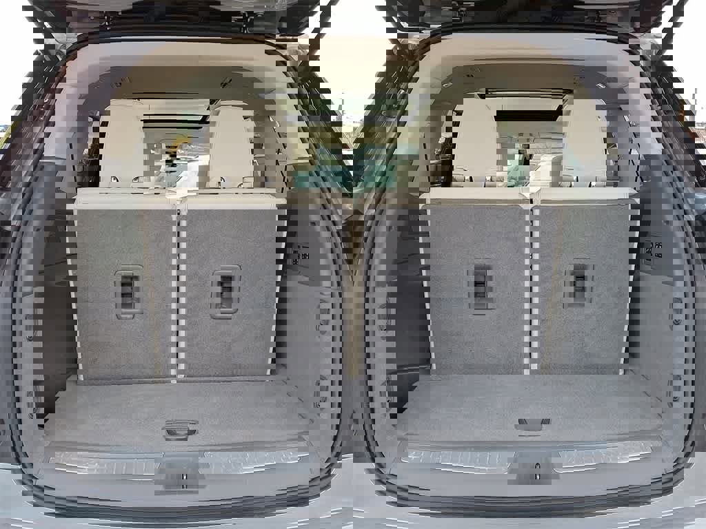 Used 2024 Cadillac XT6 Premium Luxury w/ Technology Package image 28