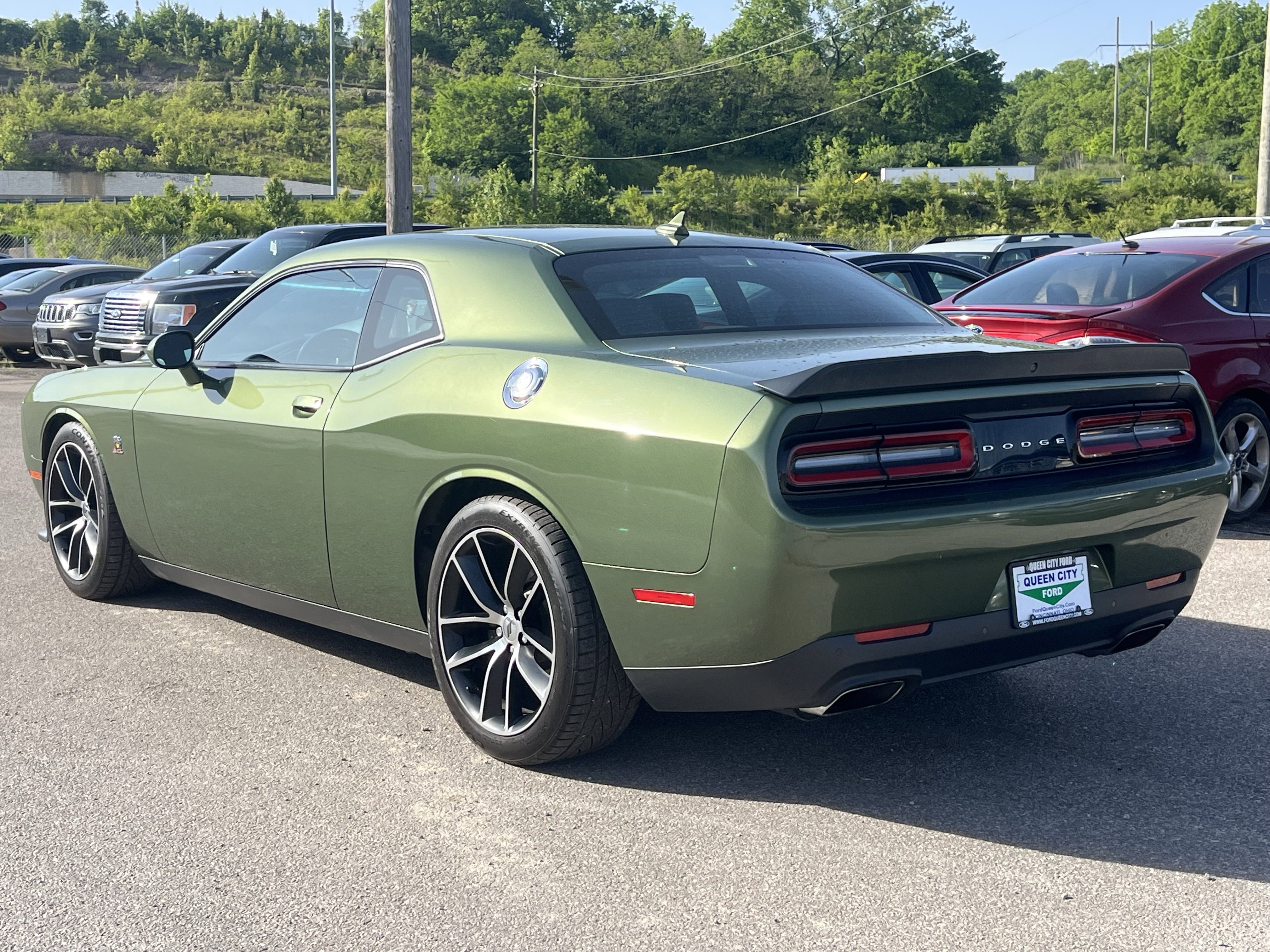 Used 2018 Dodge Challenger R/T Scat Pack w/ Leather Interior Group RWD image 10