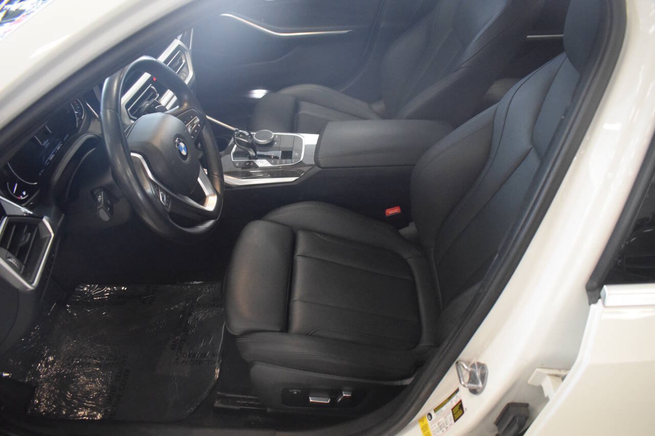 Used 2019 BMW 330i Sedan w/ Driving Assistance Package RWD image 49
