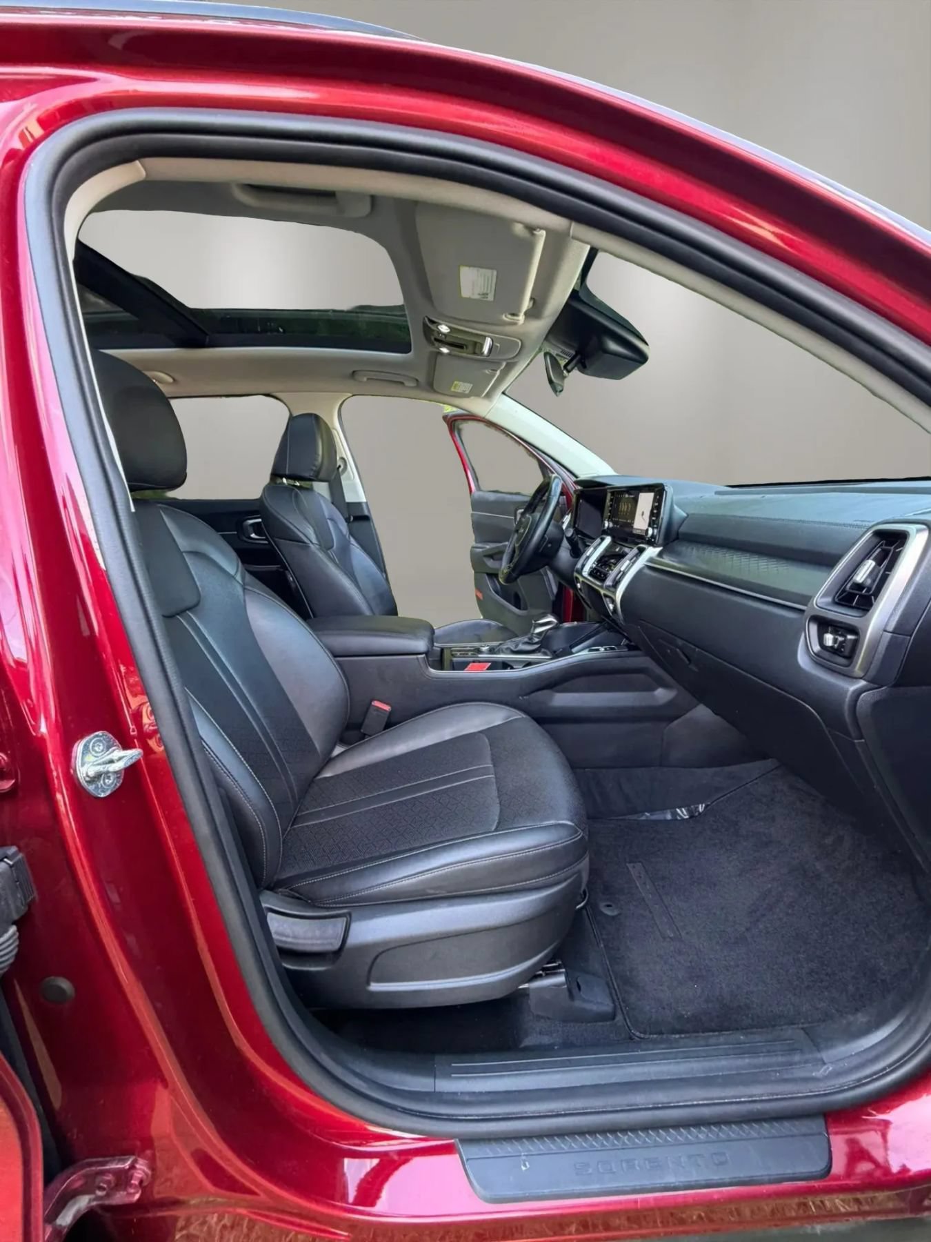 Used 2022 Kia Sorento S w/ Panoramic Sunroof Package FWD image 10