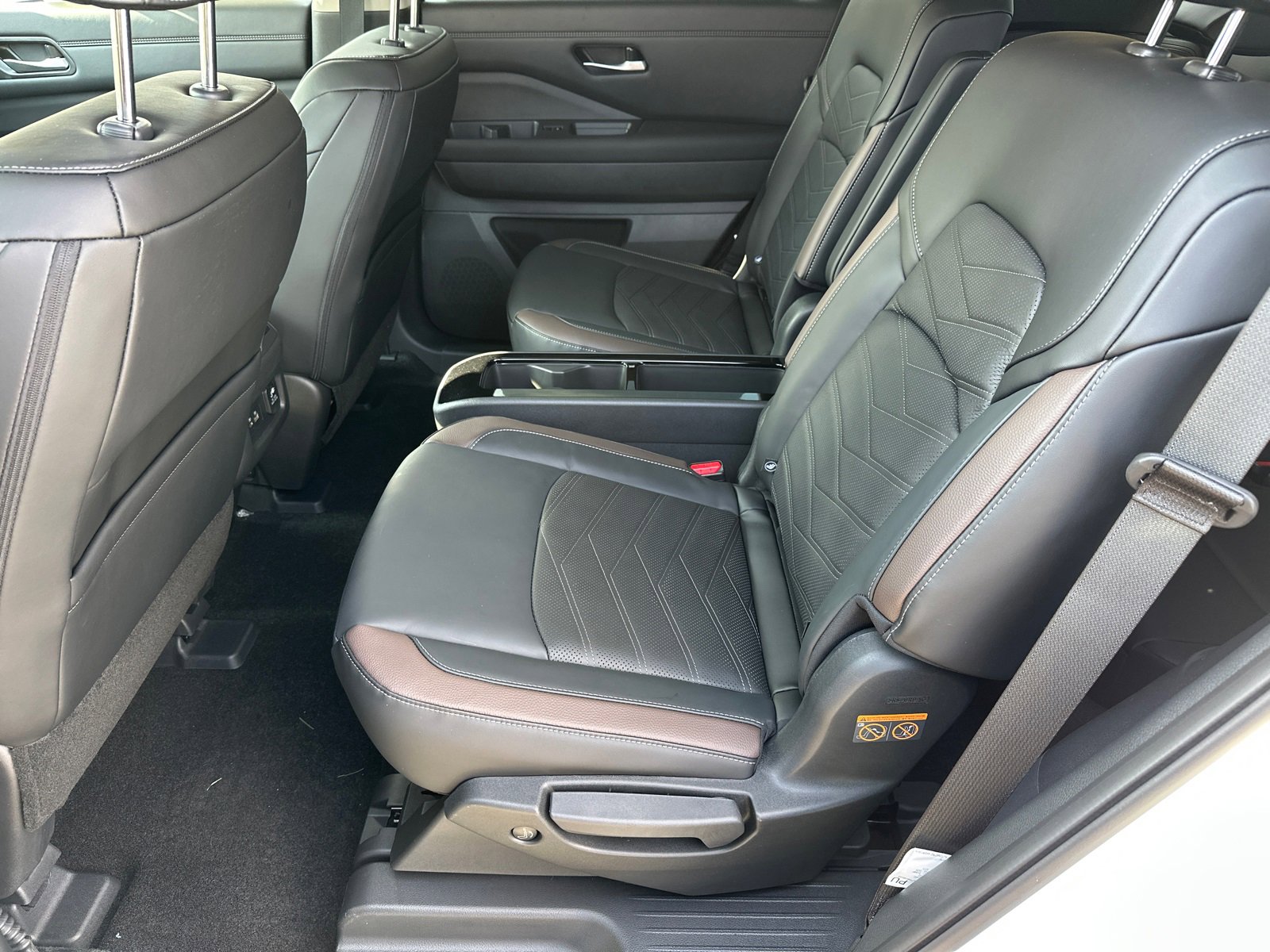 New 2025 Nissan Pathfinder Platinum image 22