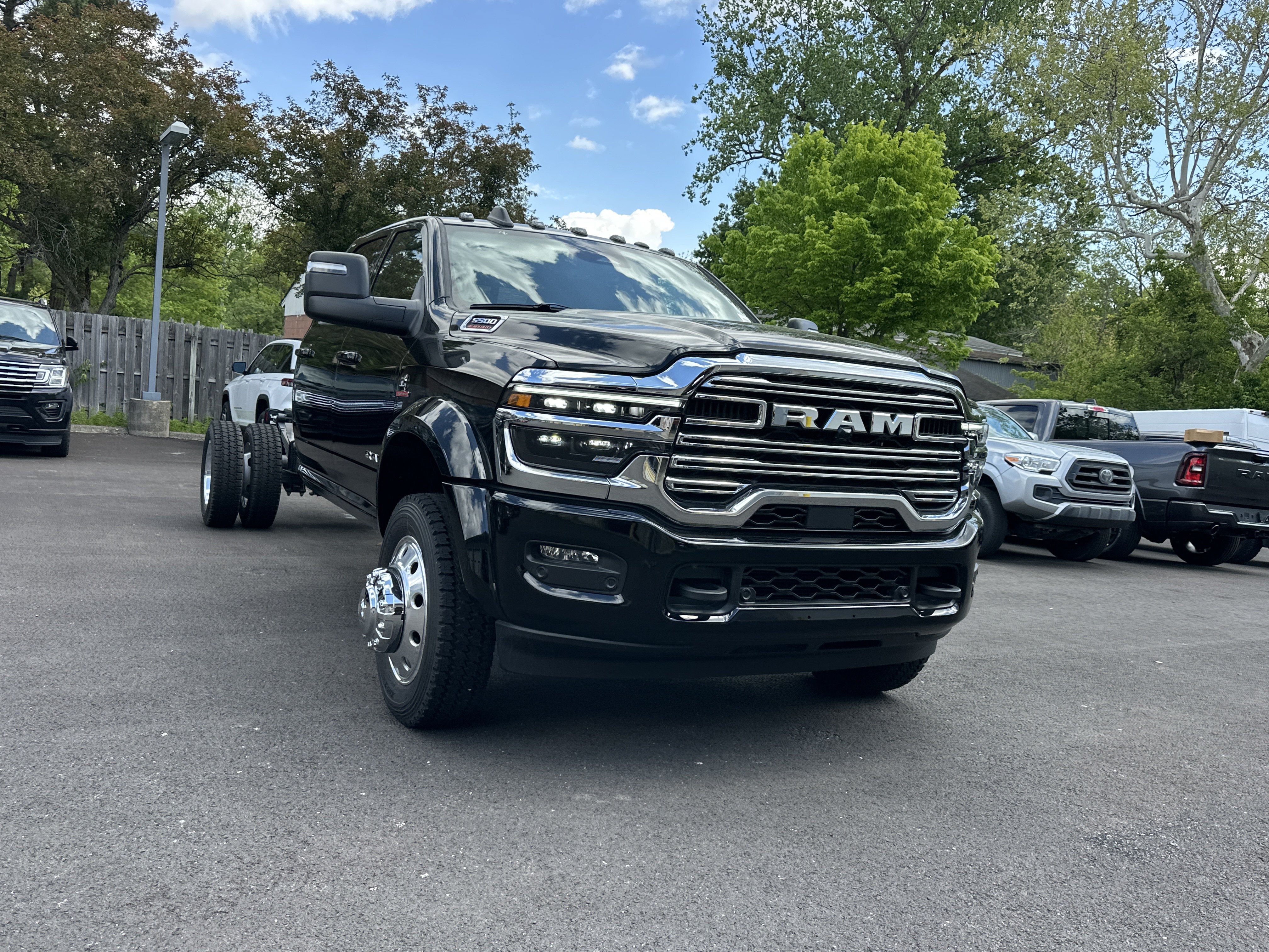 New 2026 RAM 5500 4x4 Crew Cab w/ Laramie Trim Package image 21